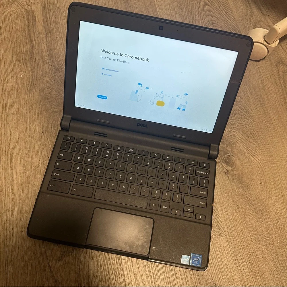 DELL Chromebook 11.7” Laptop 32GB Storage Ram 4GB **No Charger**